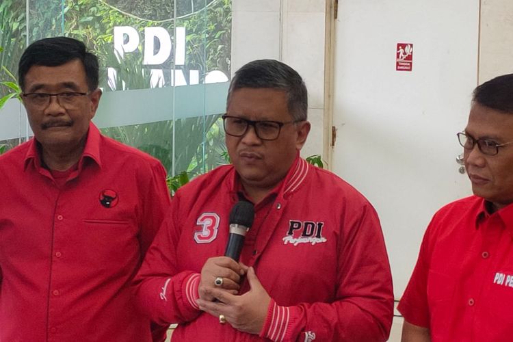 Sekretaris Jenderal DPP PDI-P Hasto Kristiyanto di Kantor DPP PDI-P, Jalan Diponegoro, Jakarta, Selasa (3/1/2023).