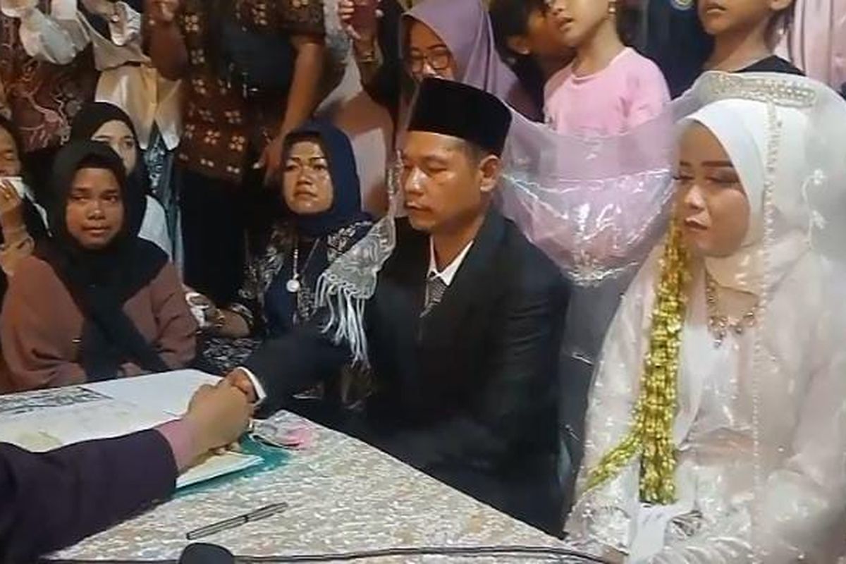 Tangkapan layar video pernikahan pasangan tunawicara di Banyuwangi, Jumat (28/2/2025) 