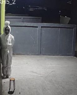 [KLARIFIKASI] Foto Pocong Maling Kambing Ini Dibuat dengan AI