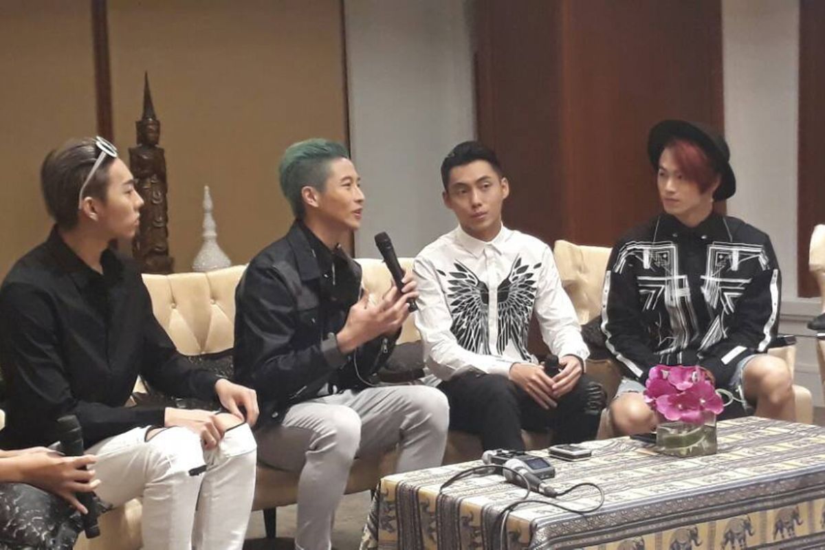 Grup penari asal Taipei, BET.A, yang terdiri dari (dari kiri ke kanan) Wang, Sunny, Charcoal, dan Max ketika dijumpai di Press Conference di Hotel Dusit Thani, Bangkok, Thailand, Jumat (2/6/2017) siang.