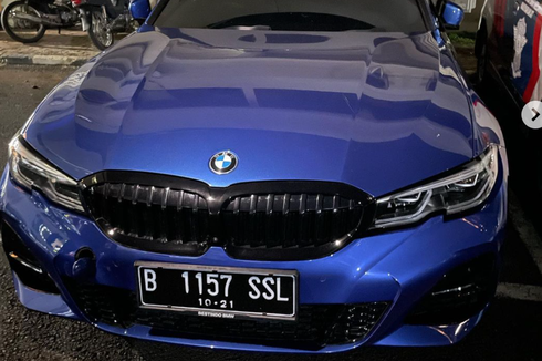 Diduga Hindari Crowd Free Night, BMW Ini Tabrak Polisi