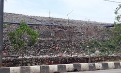 Tumpukan 7.500 Ton Sampah Per Hari di Jakarta Hampir Setara Besar Candi Borobudur
