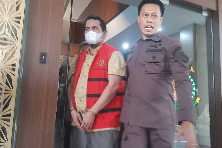 Penyidik Kejaksaan Tinggi Banten menahan EHP, penyuap eks Kepala BPN Lebak di Rutan Pandeglang selama 20 hari kedepan.