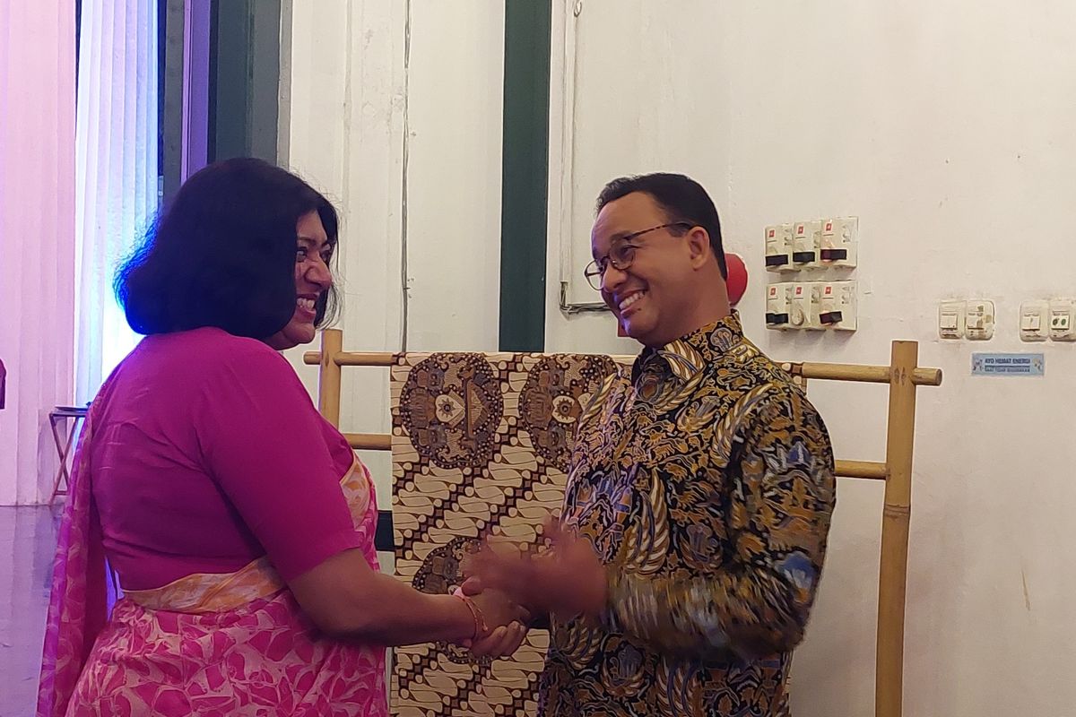 Gubernur DKI Jakarta Anies Baswedan menyambut tamu undangan dari seluruh Kedutaan Besar negara-negara yang berkantor di Jakarta dalam Jakarta International Collaboration  Reception di Museum Seni Rupa dan Keramik, Kota Tua Jakarta, Jakarta Barat, pada Senin (10/10/2022) malam.