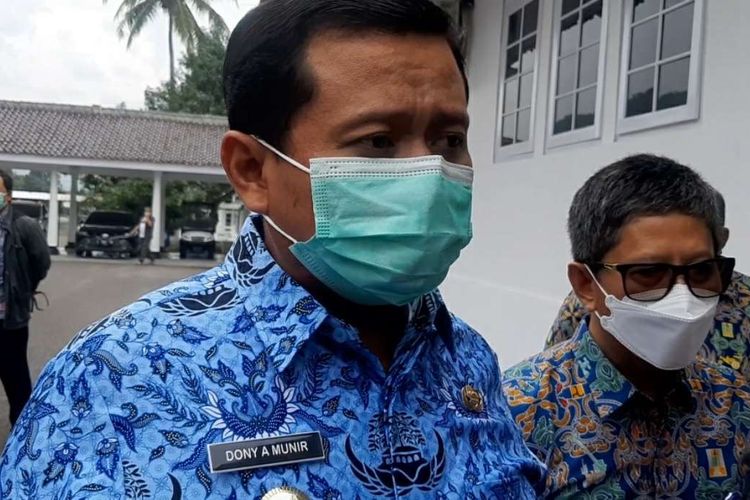 Bupati <a href='https://mataram.tribunnews.com/tag/sumedang' title='Sumedang'>Sumedang</a> Dony Ahmad Munir dukung percepatan pembangunan Tol Cisumdawu. AAM AMINULLAH/KOMPAS.com