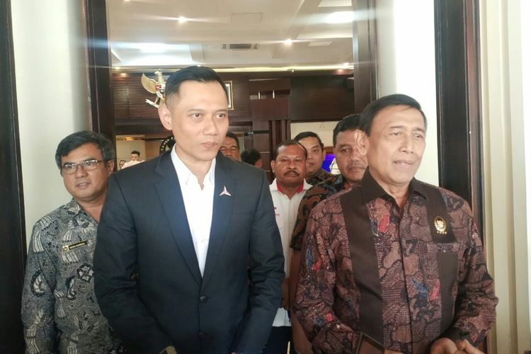 Menko Polhukam Wiranto menerima kunjungan Komandan Kogasma Demokrat Agus Harimurti Yudhoyono (AHY) di Kantor Kemenko Polhukam