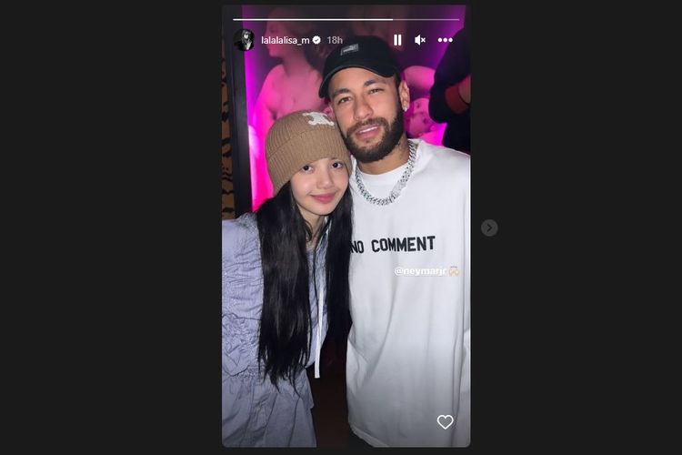 Lisa BLACKPINK mengunggah foto bareng bintang Paris Saint-Germain (PSG), Neymar. (Sumber foto: Instagram LISA/lalalalisa_m)