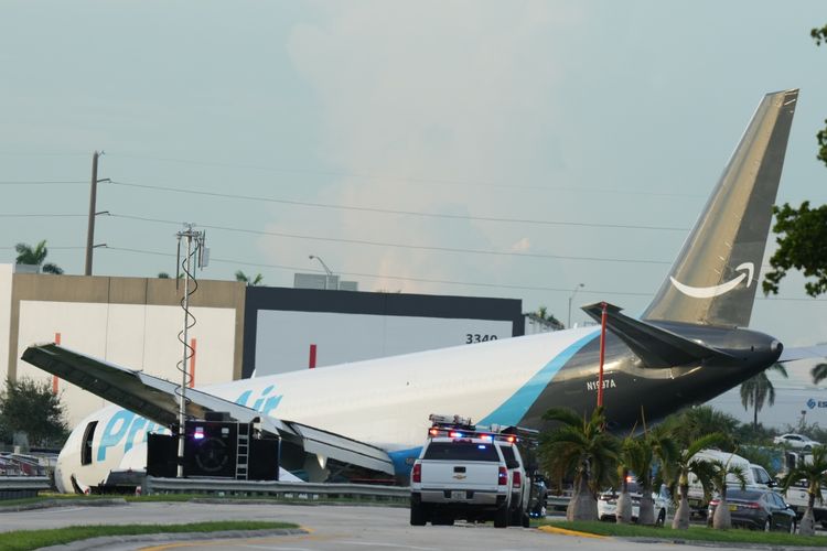 NTSB Temukan Kotak Hitam Pesawat Kargo Amazon yang Tewaskan 5 Orang