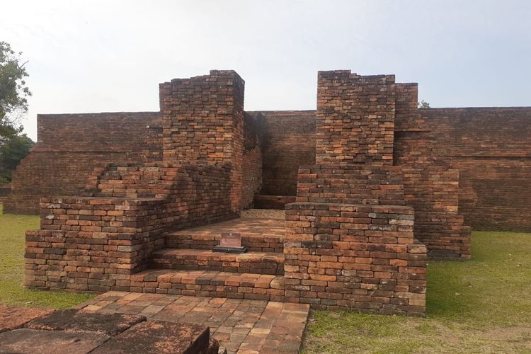 Candi Kedaton di KCBN Muaro Jambi, Kabupaten Muaro Jambi, Provinsi Jambi.
