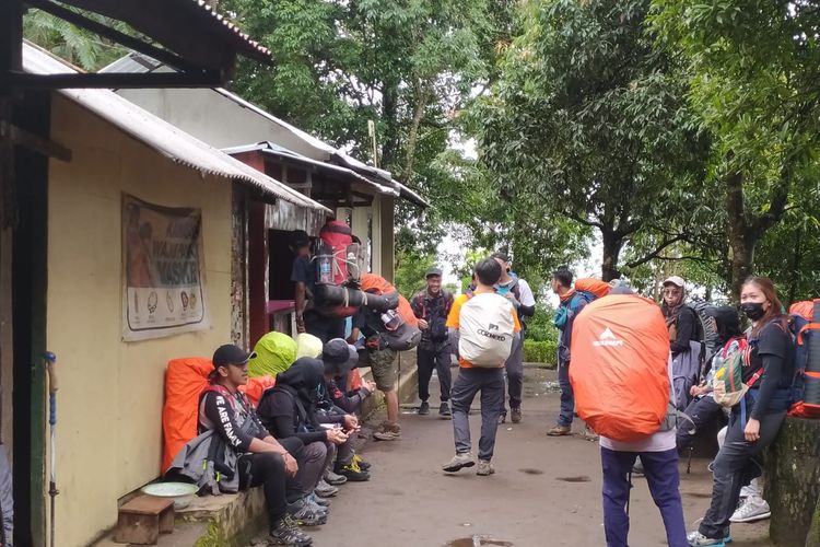 Imbas Kebakaran Gunung Lawu, Usaha Travel Terpaksa 