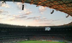 Posisi Duduk di Stadion Menentukan Anda Kehujanan atau Tidak