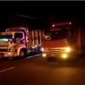 Pamer Konten Naik Truk Oleng Berujung Terguling di Jalan