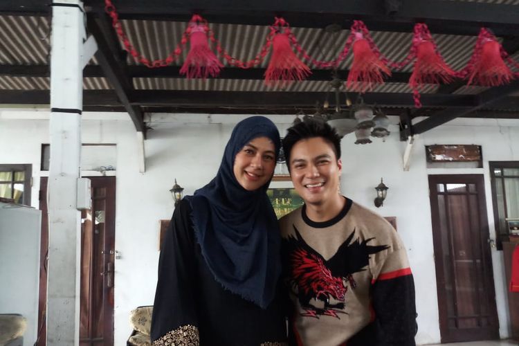 Pasangan Baim Wong dan Paula Verhoeven saat ditemui di kawasan Ulujami, Pesanggrahan, Jakarta Selatan, Minggu (12/1/2020).