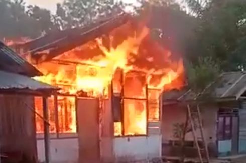 Dampak Bentrok di Maluku Tengah, 211 Rumah Warga dan 2 Ruang Kelas SD Terbakar