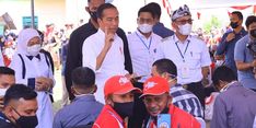 Menaker bersama Presiden Jokowi Salurkan BSU kepada Pekerja di Sultra