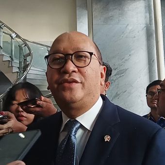 CEO Danantara Rosan P Roeslani saat memberikan keterangan di Kantor BKPM, Jakarta, Rabu (1/10/2025).