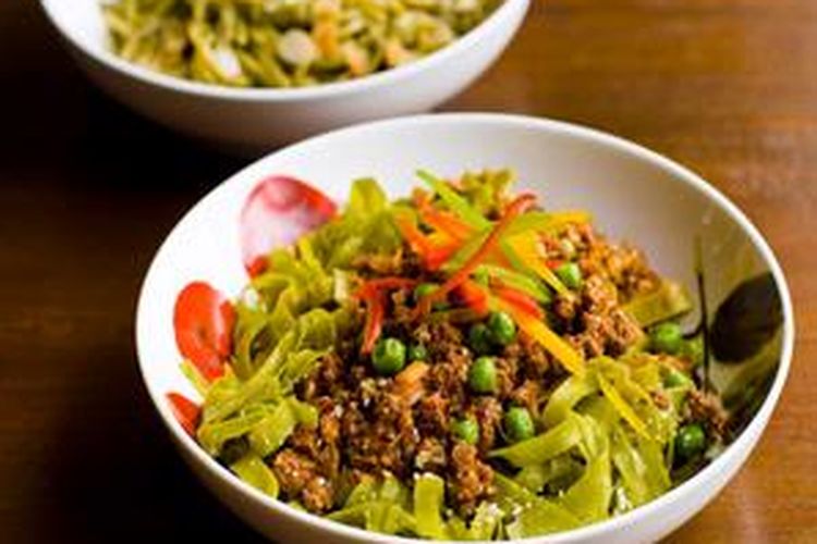 Tagliatelle Bayam Ragu Kambing by Marchellinus Hanjaya.