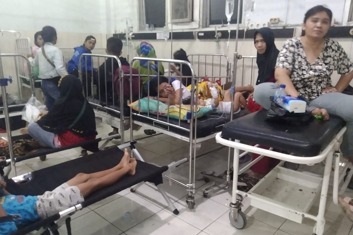 Potret warga Kecamatan Palabuhanratu diduga menjadi korban keracunan makanan pada Rabu (7/5/2025).