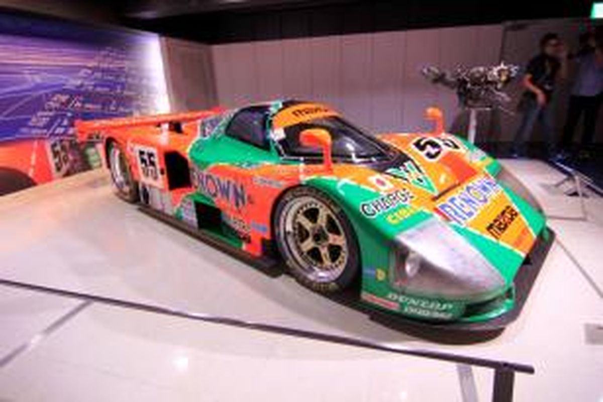 Mobil balap Mazda 787B, mobil Jepang pertama yang menjuarai lomba 24 jam Le Mans.