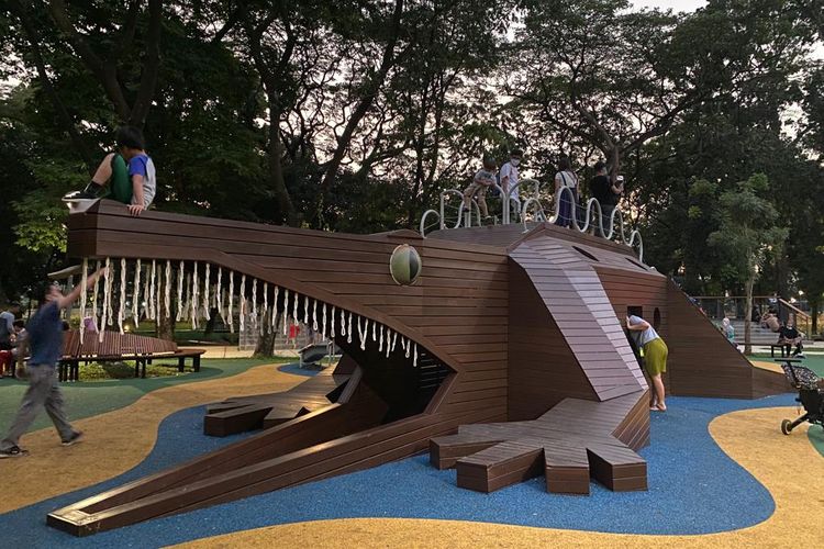 Area playground untuk anak di Tebet Eco Park