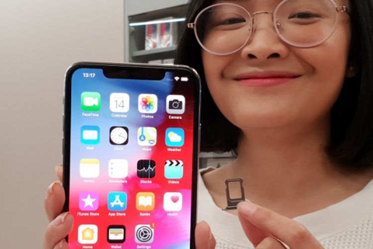 Ilustrasi e-SIM di iPhone XS, XS Max, dan XR yang dijual Erajaya Group di Indonesia.