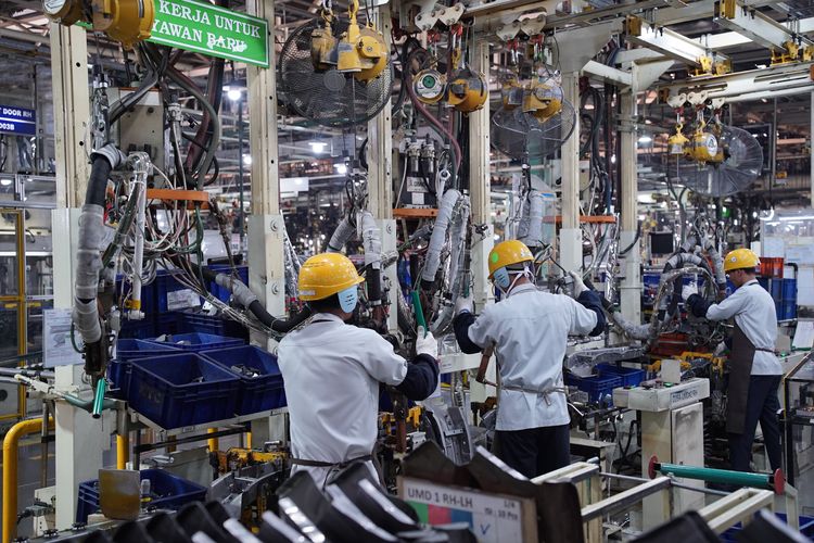 Pabrik mobil PT Toyota Motor Manufacturing Indonesia (TMMIN) di Karawang, Jawa Barat.