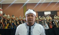 Dalang Dadan: Pemimpin Jawa Barat Harus Cinta Budaya Sunda