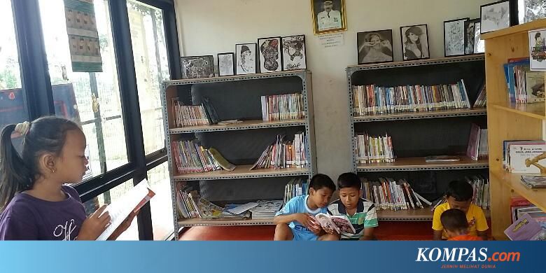  Ruang  Baca  di RPTRA Kembangan Dimanfaatkan oleh Anak  anak 