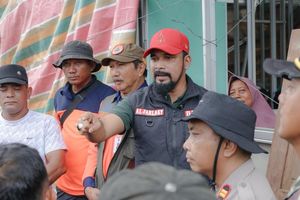 'Vendor Tidak Becus, Putuskan Kontraknya!' Teriak Bupati Aceh Timur Saat Lihat Kondisi Huntara