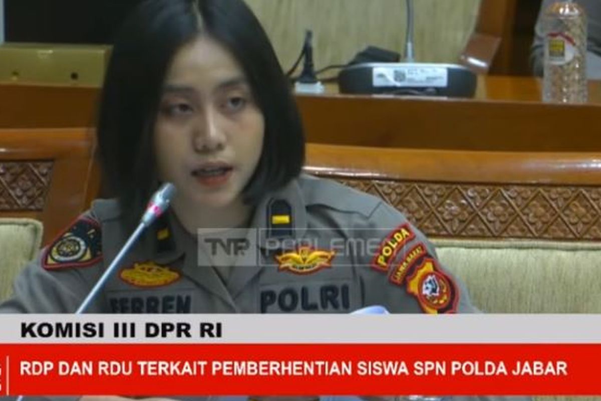 Ipda Ferren Azzahra Putri, anggota polisi yang bertugas di Bagian Psikologi SDM Polda Jabar dalam Rapat Dengar Pendapat (RDP) di Komisi III DPR RI antara pihak siswa dengan SPN Polda Jabar pada Kamis, (6/2/2025).