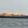Kapal Pengangkut Arang Bakau dan Tepung Sagu Tujuan Malaysia Terbakar di Perairan Riau