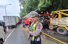 Adu Banteng Bus Gunung Harta Vs Truk Fuso di Situbondo, 1 Tewas