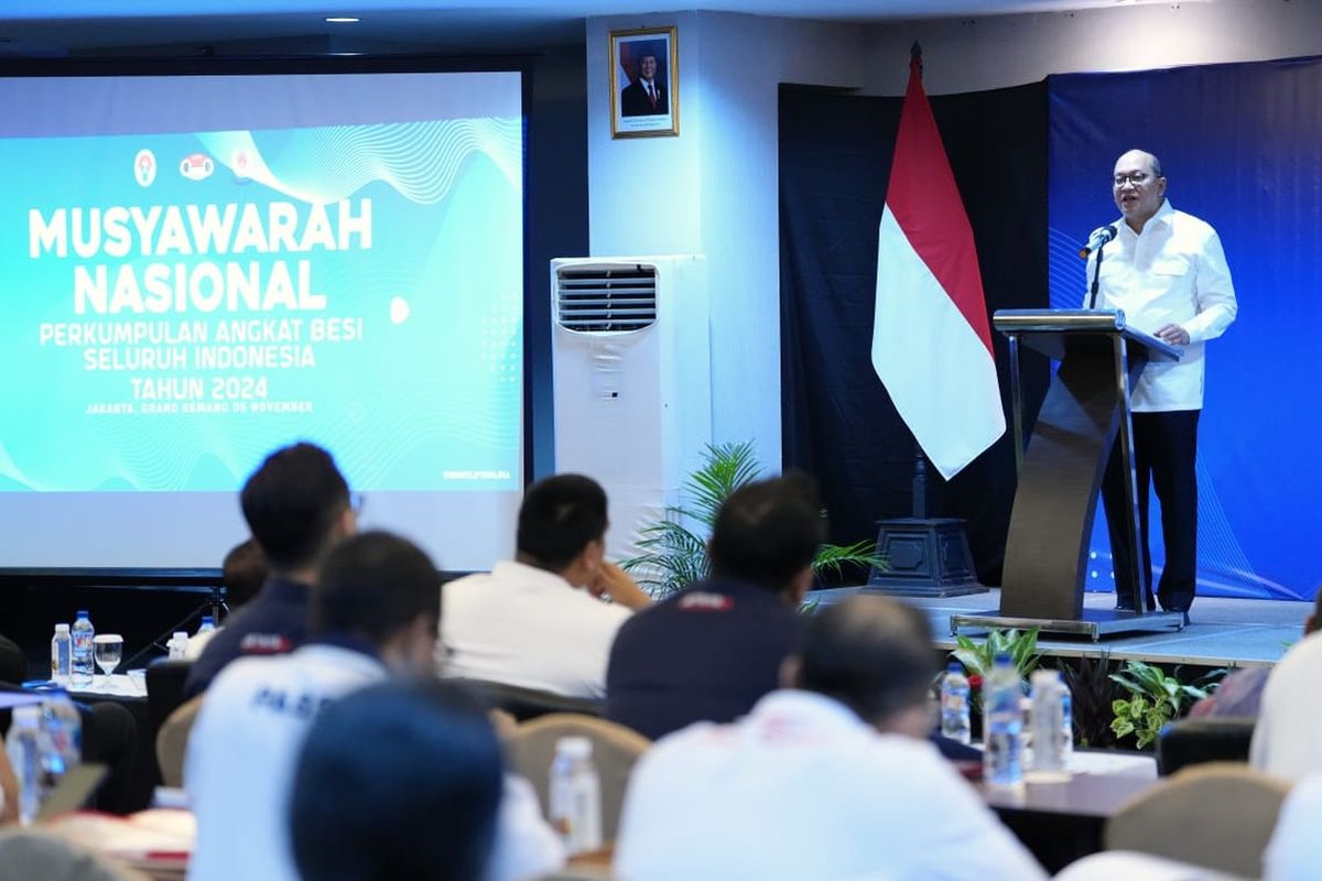 Ketua Umum PB PABSI Rosan Perkasa Roeslani menyampaikan dukungan terhadap penguatan pelatnas jangka panjang untuk pembinaan atlet angkat besi nasional. 
