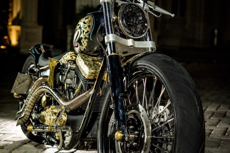 Motor custom Harley-Davidson Softail Evo bergaya American Chopper garapan Three Monkeys Engineering