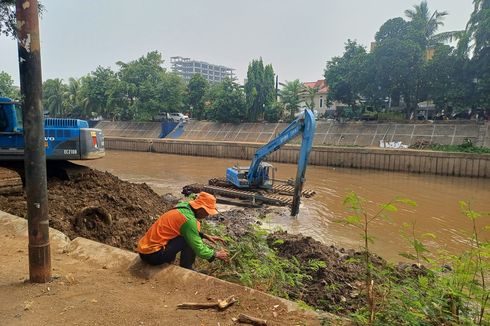 Pemprov DKI Klaim Rutin Keruk Kali, tetapi Jakarta Masih Banjir