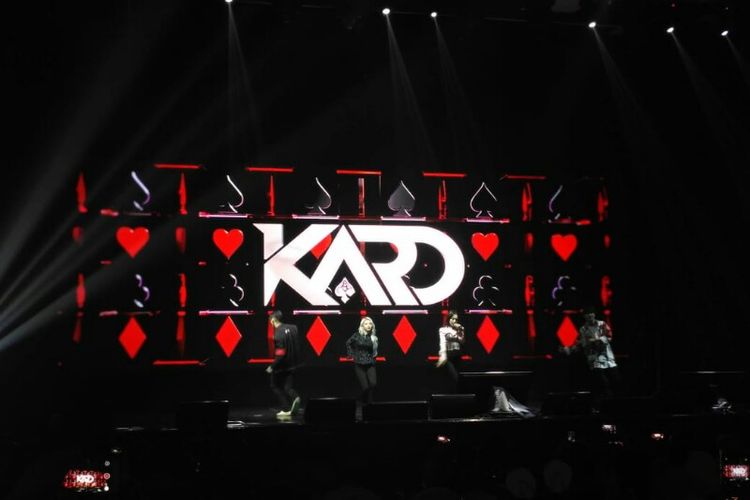 Grup co-ed asal Korea Selatan K.A.R.D tampil dalam konser amal untuk Palu, Sigi, dan Donggala di The Kasablanka Hall, Tebet, Jakarta Selatan, Jumat (30/11/2018).
