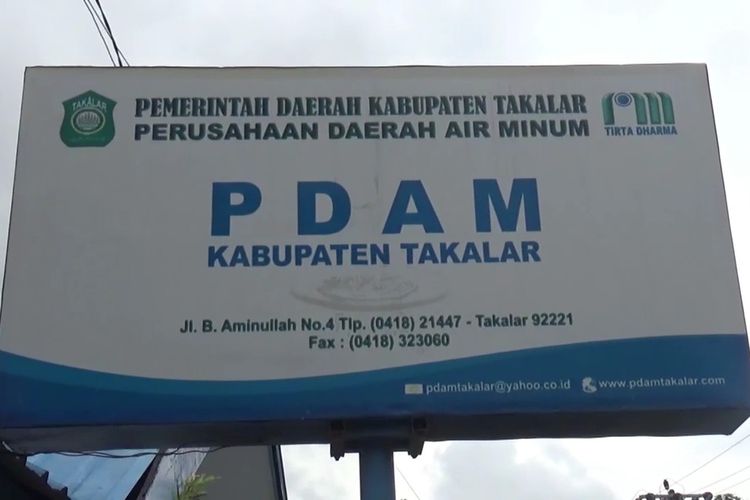 Salah satu perusahaan PDAM di Kabupaten Takalar, Sulawesi Selatan. PDAM singkatan dari Perusahaan Daerah Air Minum.