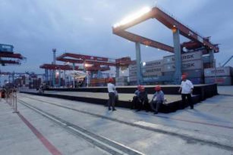 Tempat pengumuman jajaran menteri kabinet Jokowi-JK di Dermaga III Pelabuhan Tanjung Priok, Jakarta Utara, Rabu (22/10/2014). Setelah wartawan menunggu hingga malam, dikabarkan Jokowi-JK batal mengumumkan nama-nama menteri.