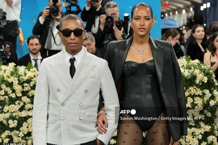 Pharrell Williams Pakai Jas Bertabur 100.000 Mutiara di Met Gala 2025