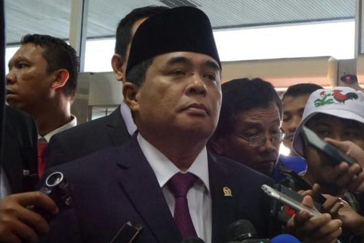 Ketua DPR RI Ade Komarudin di Kompleks Parlemen, Senayan, Jakarta, Rabu (23/11/2016)
