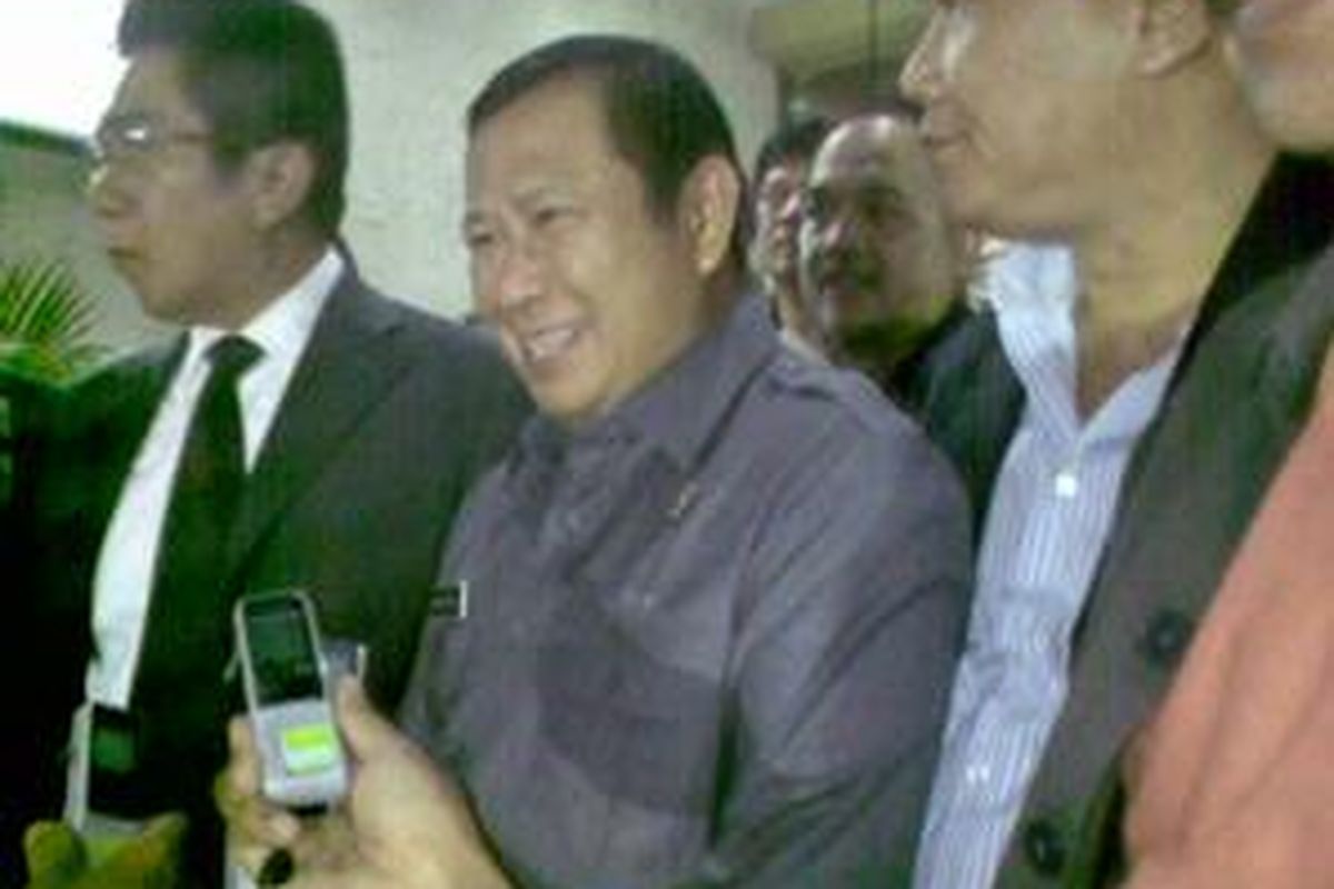 Komjen Susno Duadji seusai menjalani pemeriksaan di Bareskrim Mabes Polri