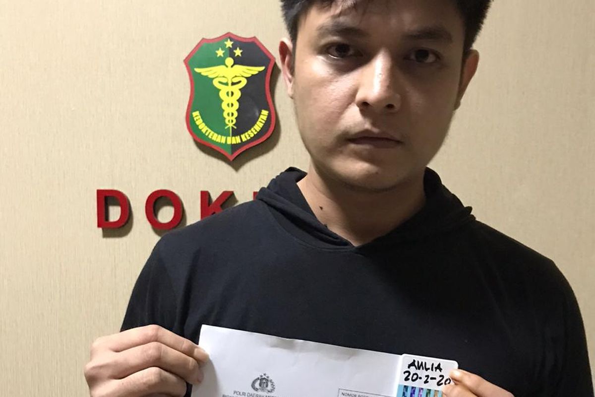 Aulia Farhan atau Farhan Petterson usai ditangkap polisi berkait narkoba di Polda Metro Jaya, Kamis (20/2/2020).