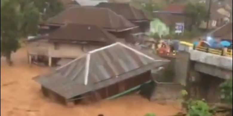 Berita Harian Banjir Bandang Oku Selatan Terbaru Hari Ini - Kompas.com