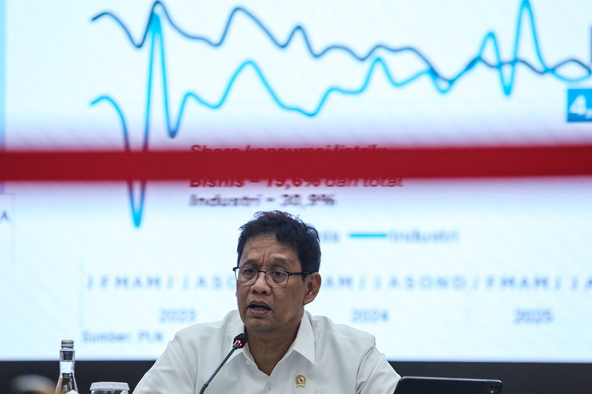 Menteri Keuangan Purbaya Yudhi Sadewa menyampaikan paparan saat konferensi pers APBN KiTa di Jakarta, Senin (22/9/2025). Menteri Keuangan melaporkan Anggaran Pendapatan dan Belanja Negara (APBN) mengalami defisit sebesar Rp321,6 triliun atau 1,35 persen terhadap Produk Domestik Bruto (PDB) pada Agustus 2025. 