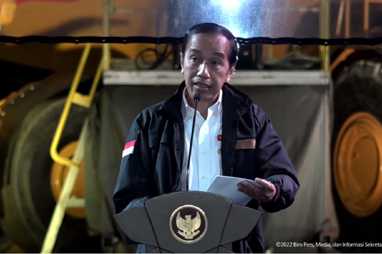  Presiden Joko Widodo memberikan sambutan di acara peluncuran teknologi 5G mining di pertambangan PT Freeport Indonesia, Mimika, Kamis (1/9/2022).