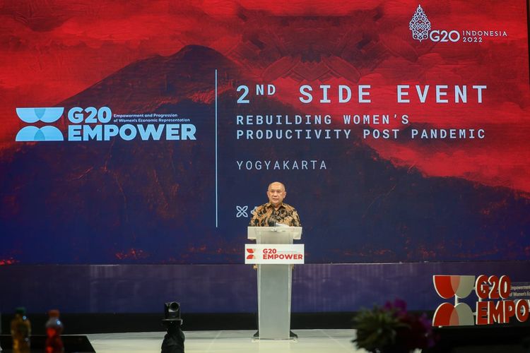 Menteri Koperasi dan UKM (MenKopUKM) Teten Masduki saat memberikan opening remarks dalam acara G20 Empower 2nd Plenary Meeting: Women In SMEs As Drivers of Economic Growth, di Daerah Istimewa Yogyakarta (DIY), Rabu (18/5/2022).
