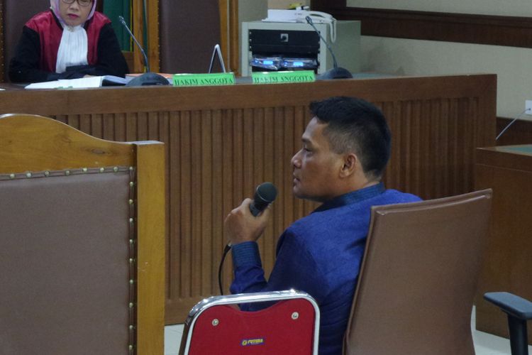 Mantan panitera PN Jakarta Utara, Rohadi, bersaksi di Pengadilan Tipikor Jakarta, Rabu (7/6/2017).
