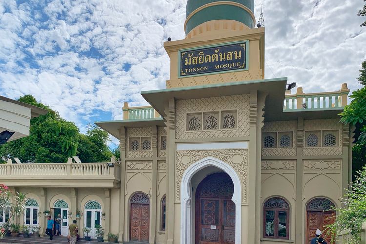 Masjid Tonson, salah satu masjid di Bangkok, Thailand yang dapat dikunjungi.