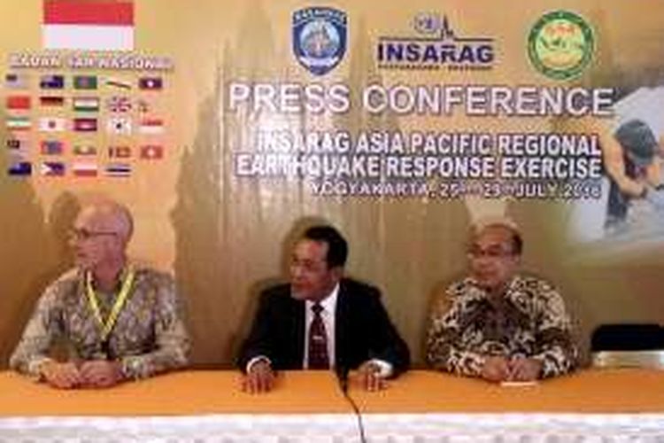 Kepala Basarnas Henry Bambang Sulistyo saat memberikan keterangan terkait penyelenggaraan Latihan SAR Asia Pasifik 2016 