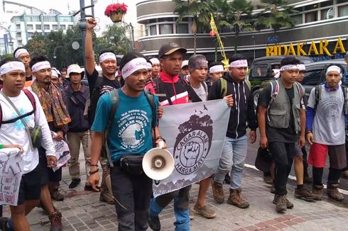 Tolak Perubahan Status Cagar Alam Kamojang dan Papandayan, Puluhan Aktivis Jalan Kaki Bandung-Jakarta